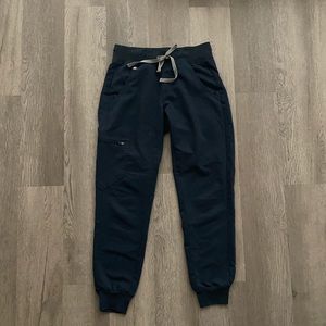 Figs Dark Harbor Zamora